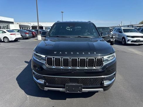 Used 2024 Jeep Wagoneer L Series II w/ Flexible Seating Group AWD/4WD image 11