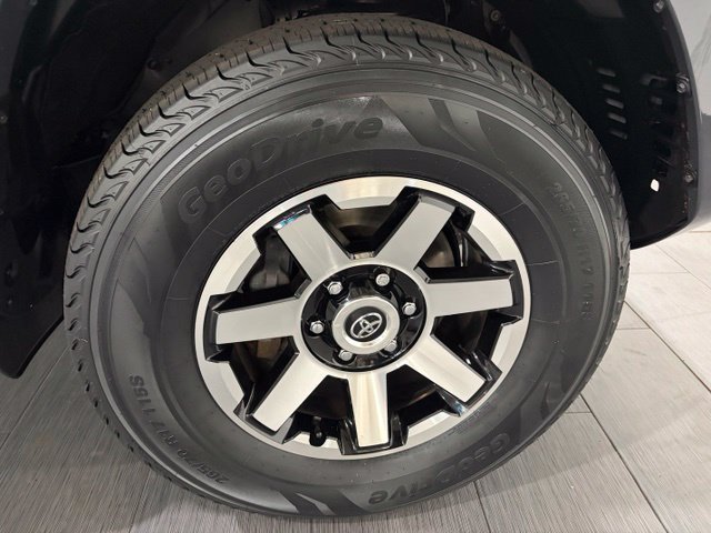 Used 2024 Toyota 4Runner TRD Off-Road Premium w/ Moonroof Package AWD/4WD image 25