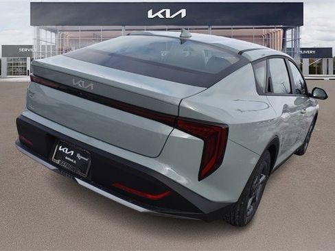 New 2025 Kia K4 LXS image 3