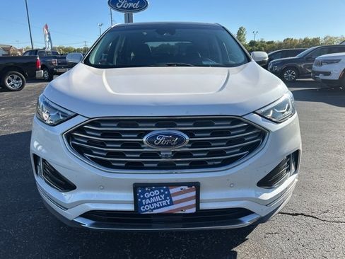 Used 2019 Ford Edge Titanium w/ Equipment Group 301A AWD/4WD image 2