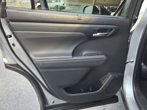 Certified 2024 Toyota Highlander XSE image 15