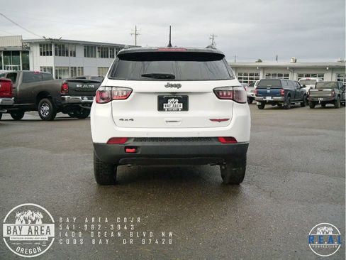 New 2026 Jeep Compass Trailhawk w/ Sun, Sound & Navigation Group image 4