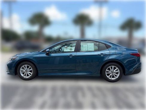 Used 2025 Toyota Camry LE FWD image 4