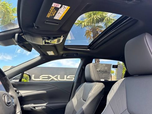 New 2026 Lexus RX 350h AWD/4WD image 13