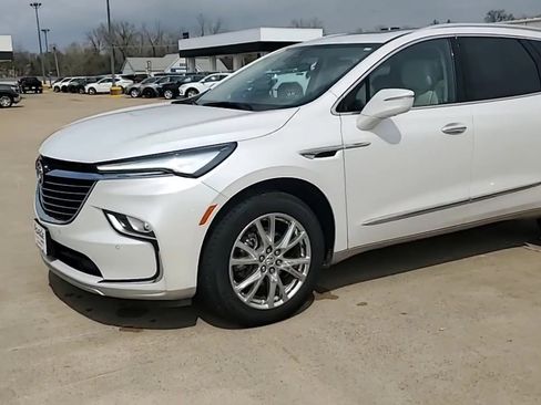 Used 2023 Buick Enclave Premium w/ Experience Buick Package AWD/4WD image 4