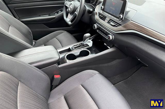 Used 2024 Nissan Altima 2.5 SV FWD image 18