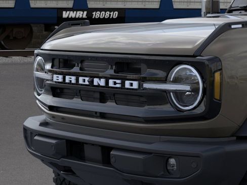 New 2026 Ford Bronco Outer Banks w/ Sasquatch Package AWD/4WD image 19