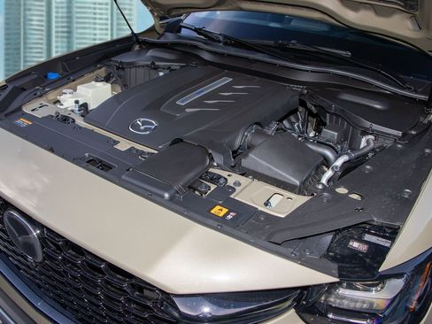 New 2025 MAZDA CX-70 Plug-In Hybrid w/ Premium Plus image 39