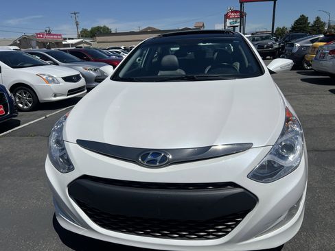 Used 2015 Hyundai Sonata Limited w/ Option Group 02 FWD image 2