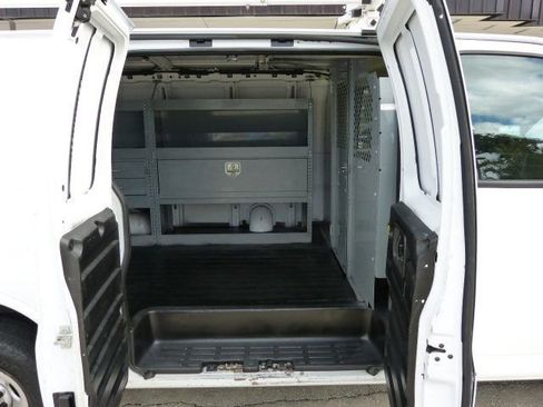 Used 2021 Chevrolet Express 2500 w/ Driver Convenience Package image 21