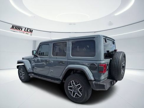 New 2026 Jeep Wrangler Unlimited Sahara AWD/4WD image 5