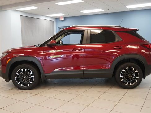 Used 2023 Chevrolet TrailBlazer LT w/ LPO, Blackout Package AWD/4WD image 2