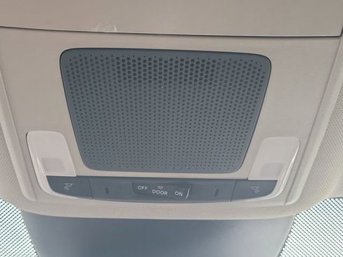 Used 2023 Honda Pilot EX-L image 25