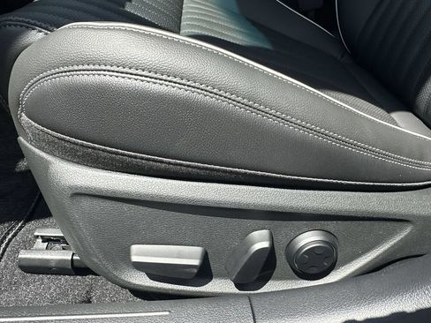 Used 2026 Genesis G70 2.5T Prestige RWD image 18