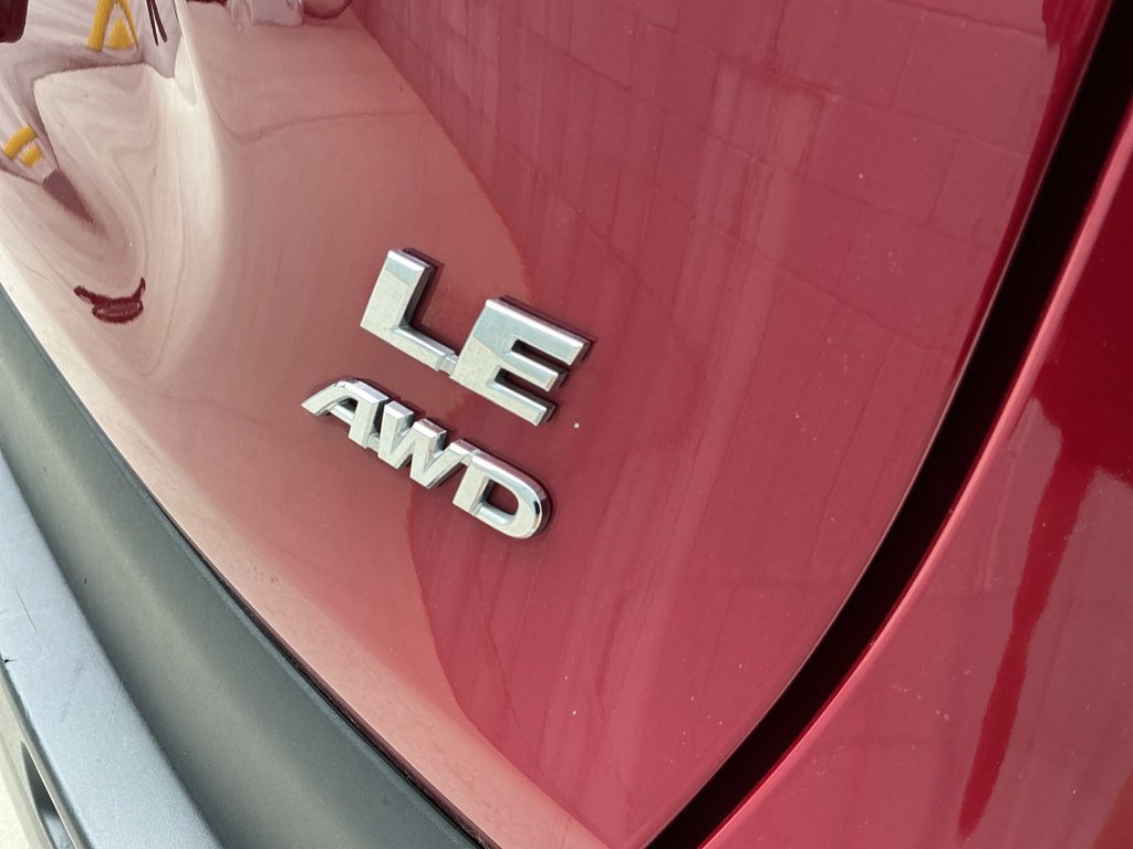 Used 2025 Toyota RAV4 LE AWD/4WD image 10