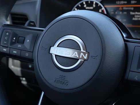 Used 2023 Nissan Rogue SV image 21