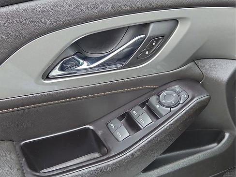 Used 2020 Chevrolet Traverse RS w/ LPO, Floor Liner Package FWD image 14