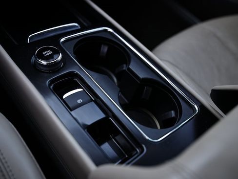 Used 2021 Lincoln Corsair FWD w/ Premium Package image 39