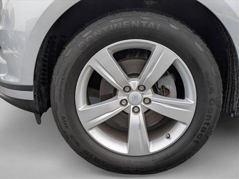 Used 2018 Land Rover Range Rover Velar S image 9