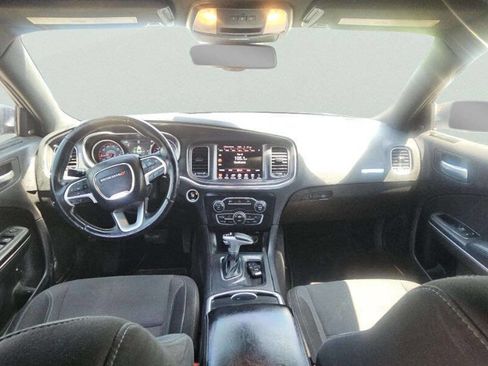 Used 2016 Dodge Charger SXT RWD image 8