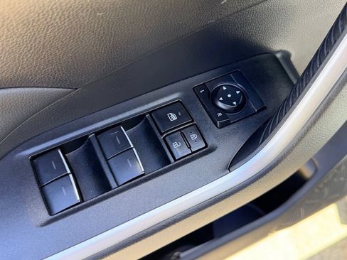Used 2025 Toyota RAV4 XLE AWD/4WD image 12