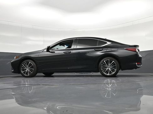 Used 2025 Lexus ES 300h w/ Premium Package FWD image 40