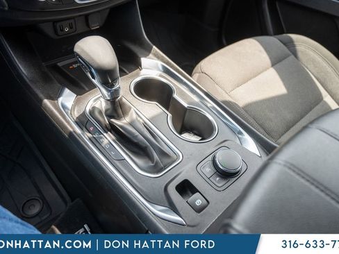 Used 2023 Chevrolet Traverse LT FWD image 15