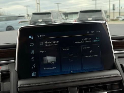 Used 2023 Chevrolet Suburban High Country image 28