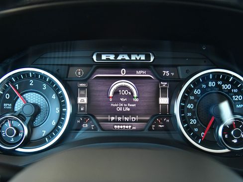 Used 2022 RAM 1500 Laramie AWD/4WD image 31