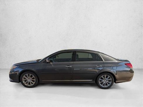Used 2011 Toyota Avalon Limited image 8