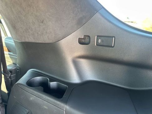 Used 2022 Cadillac Escalade Premium Luxury Platinum image 34