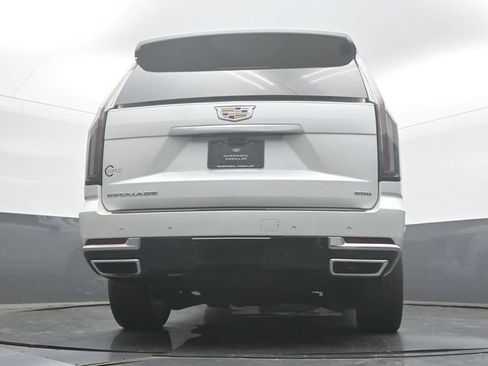 Certified 2025 Cadillac Escalade Premium Luxury Platinum AWD/4WD image 50