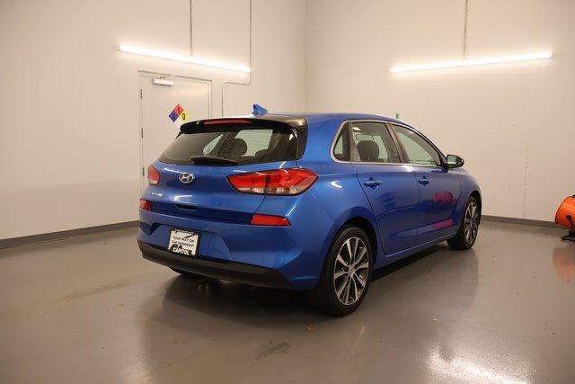 Used 2018 Hyundai Elantra GT FWD image 2