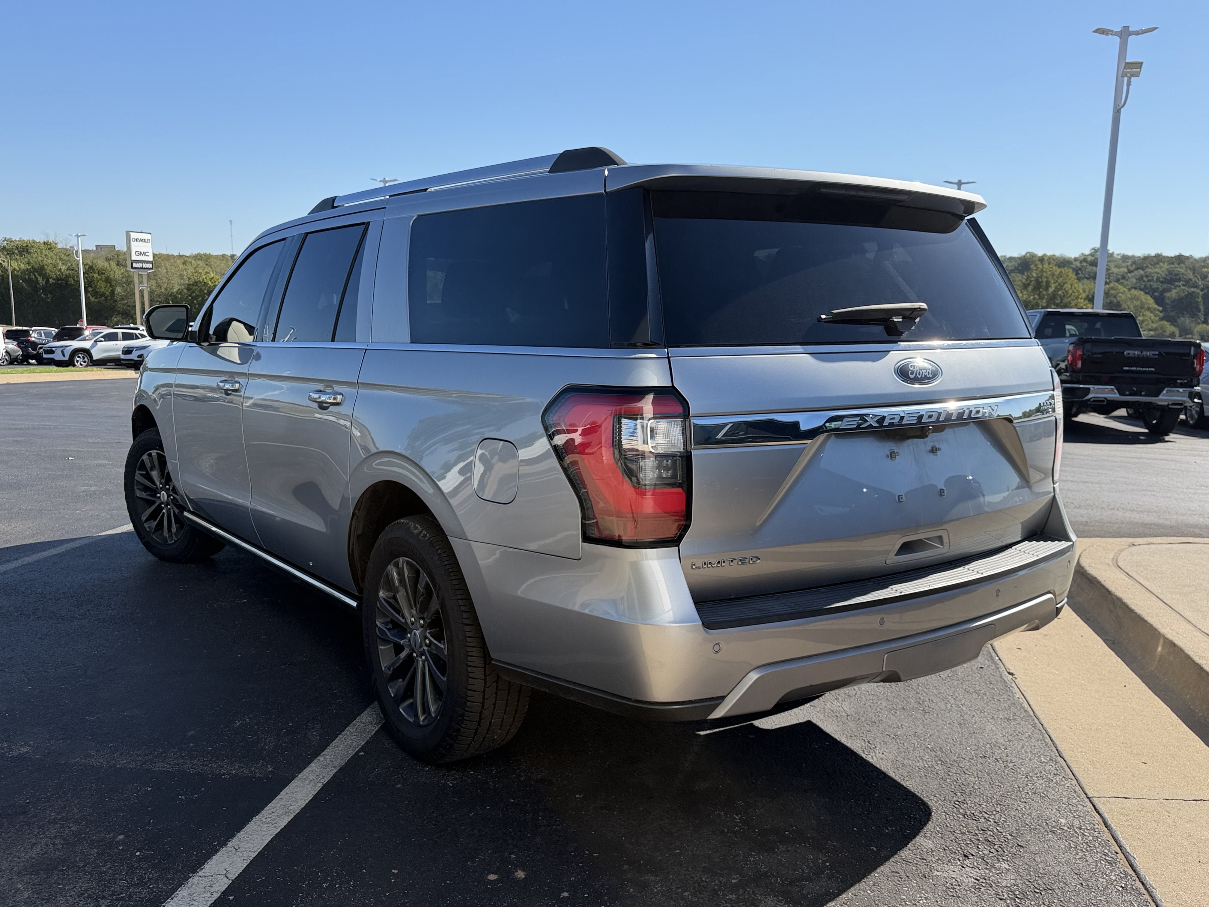Used 2021 Ford Expedition Max Limited AWD/4WD image 3