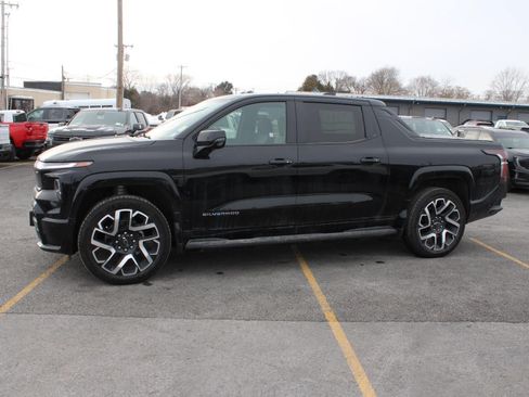 New 2024 Chevrolet Silverado EV RST AWD/4WD image 92