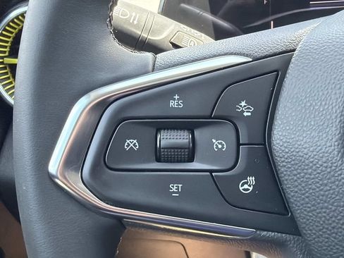 Used 2024 Chevrolet Trax LT w/ Driver Confidence Package FWD image 19
