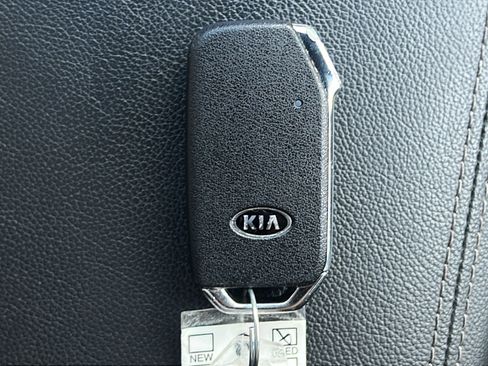 Certified 2022 Kia Sportage SX AWD/4WD image 28
