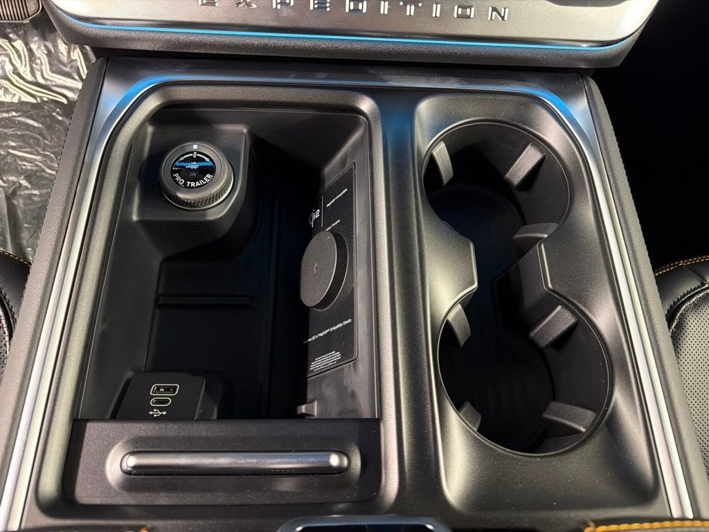New 2027 Ford Expedition Tremor w/ Driver's Package AWD/4WD image 16