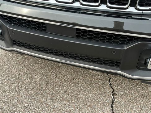 Used 2023 Jeep Grand Cherokee Overland image 11