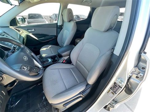 Used 2017 Hyundai Santa Fe Sport image 9