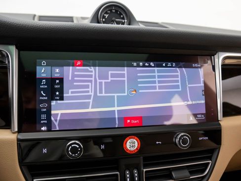 New 2026 Porsche Macan image 24