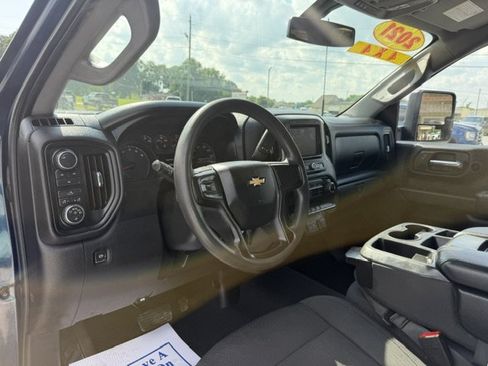 Used 2021 Chevrolet Silverado 2500 Custom w/ Custom Value Package AWD/4WD image 12