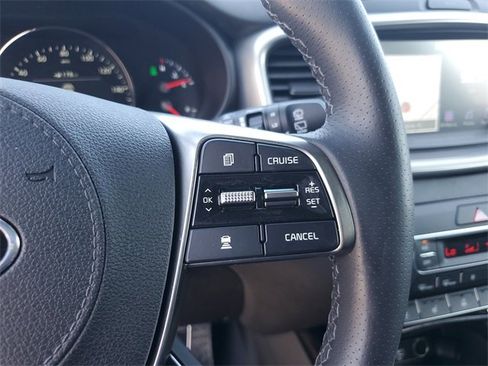 Used 2019 Kia Sorento SX image 23