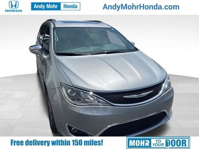 Used 2017 Chrysler Pacifica Limited
