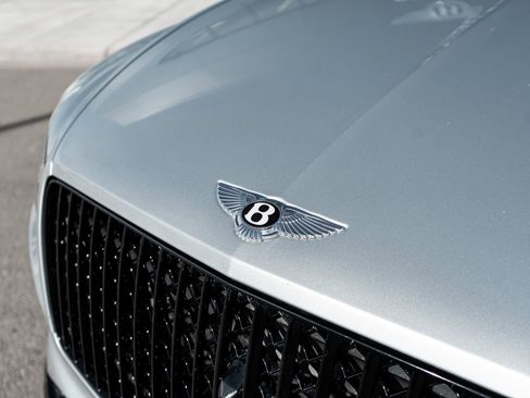 Certified 2023 Bentley Bentayga Extended Wheelbase image 18