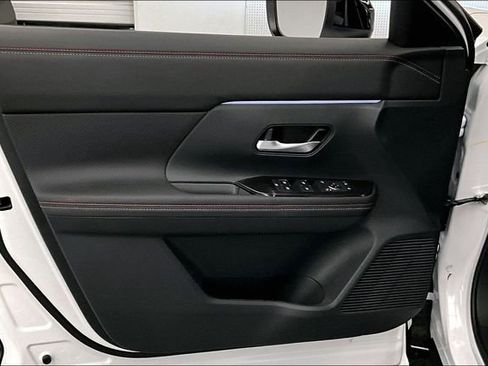 New 2026 Nissan Kicks SR w/ SR Premium Package image 31