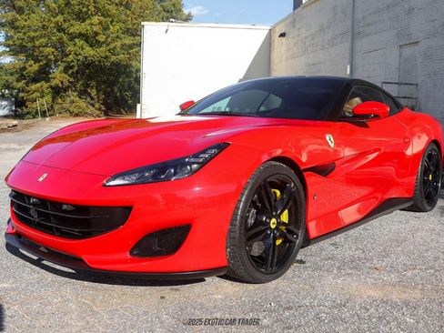 Used 2019 Ferrari Portofino image 14