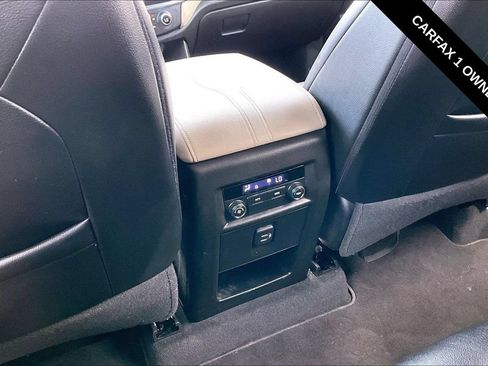 Used 2023 Chevrolet Traverse LS FWD image 12