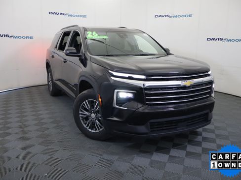 Used 2026 Chevrolet Traverse LT AWD/4WD image 2