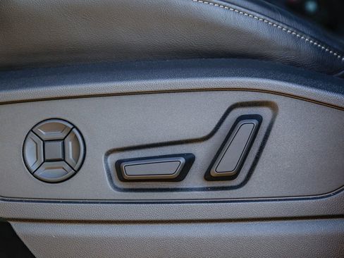 Certified 2025 Audi Q5 Premium Plus w/ Premium Plus image 24